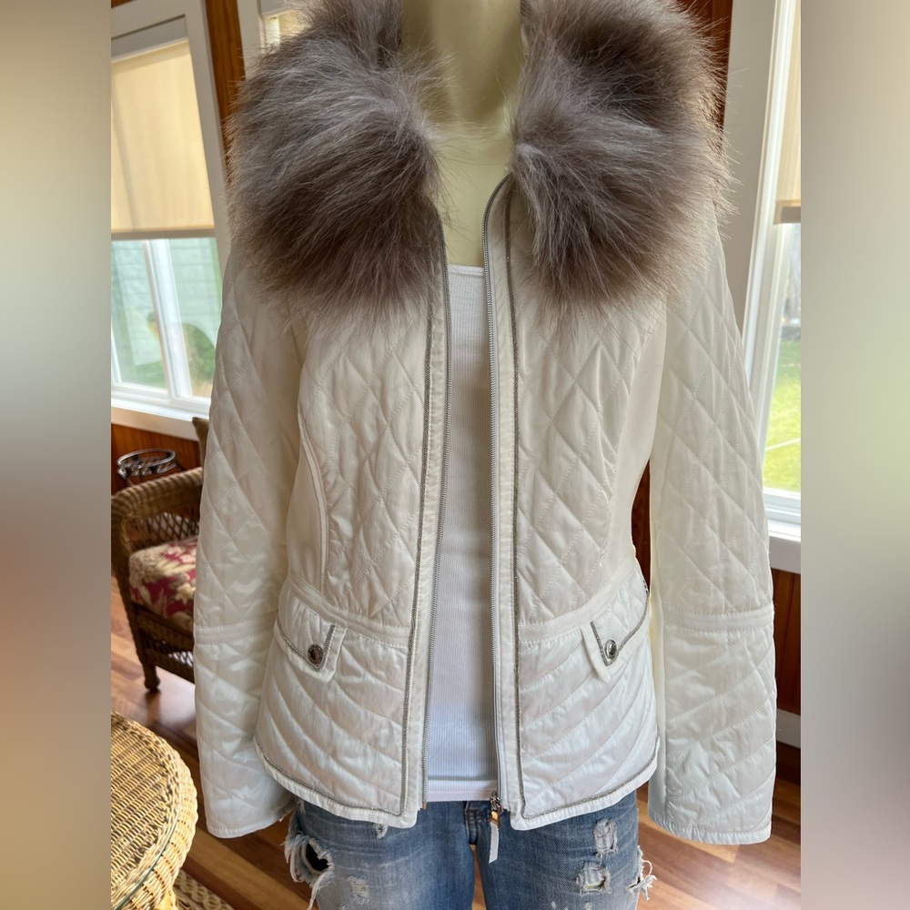 White House Black Market Winter White Jacket/Coat with Removable Faux Fur Collar - Picture 5 of 13